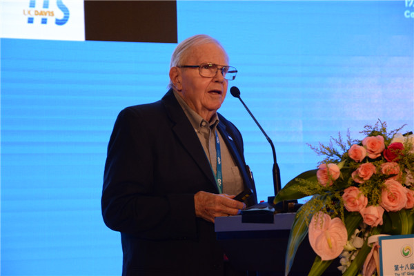 加州大學戴維斯分校交通研究所教授-Andrew Burke原圖.jpg