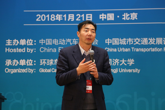 1516521522812040747.jpg 峰會(huì)8-榮文偉-上海國(guó)際汽車(chē)城(集團(tuán))有限公司董事長(zhǎng)兼總經(jīng)理 (2).jpg