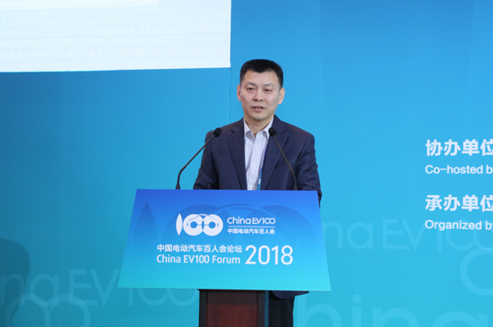 1516522923485012547.jpg 主題峰會4-工業和信息化部電子信息司處長 侯建仁.jpg