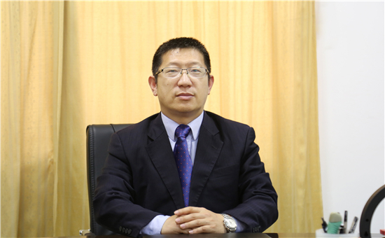 電池事業群CEO 比亞迪副總裁 何龍 電池事業群CEO 比亞迪副總裁 何龍