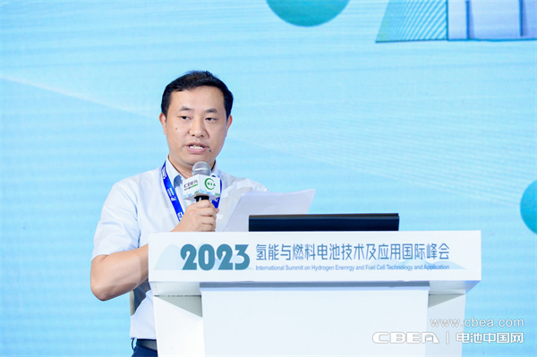 中國電池工業(yè)協(xié)會氫能與燃料電池分會副秘書長，電池中國網(wǎng)副總經(jīng)理周波主持