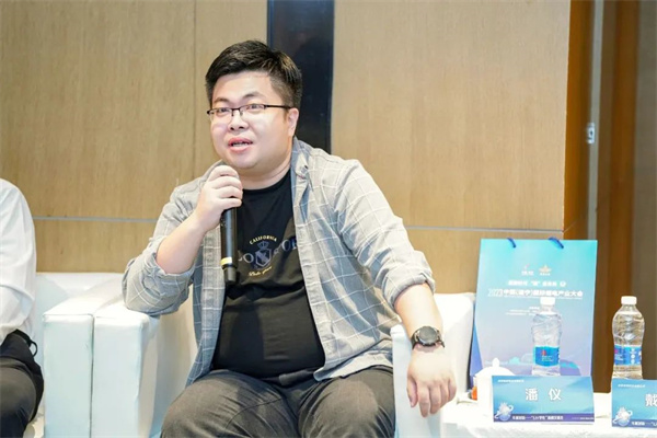 “Li+學社”高端對話：警惕全球化機遇下，鋰電企業(yè)的出海挑戰(zhàn)和技術(shù)迭代風險