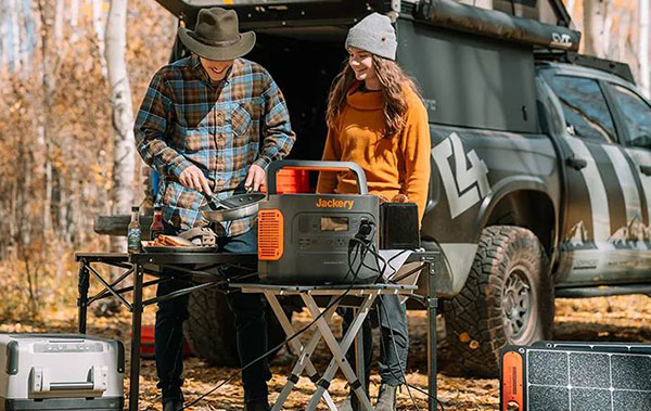 華寶新能:全球化品牌戰(zhàn)略的“表”與“里” 華寶新能:全球化品牌戰(zhàn)略的“表”與“里”