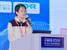 顏蔚發(fā)表主旨發(fā)言：《人工智能與先進(jìn)電池》