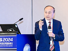 張久俊主旨發(fā)言：《能源存儲(chǔ)與轉(zhuǎn)換中的前沿電池發(fā)展》