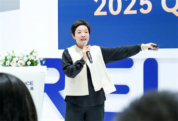 「極耳無界 能量登峰」發(fā)布會圓滿落幕：睿恩21700-6Ah電池全球首發(fā)，攜手蔡司共繪質(zhì)量新篇章